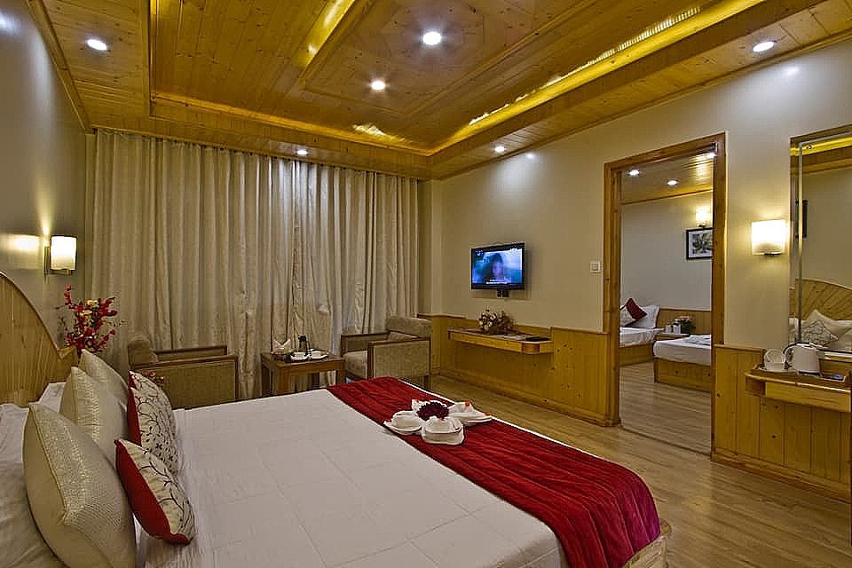 Holiday Heights & Spa Manali