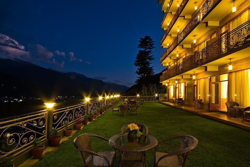 Holiday Heights & Spa Manali