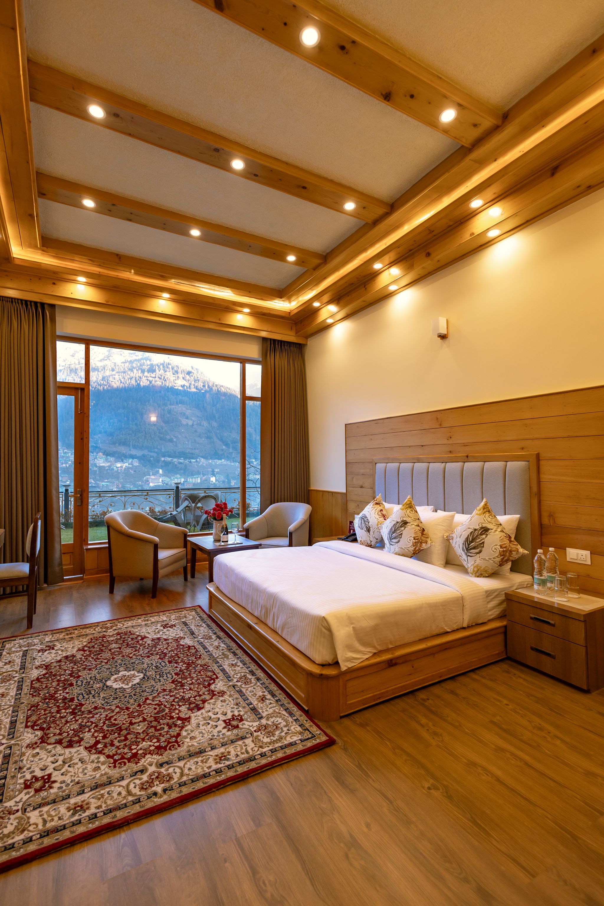Holiday Heights & Spa Manali
