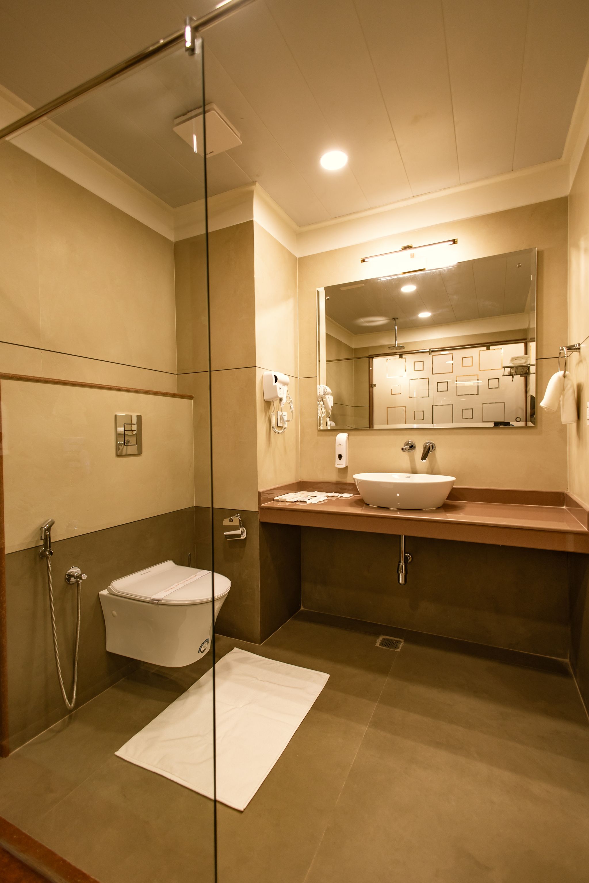 Holiday Heights & Spa Manali