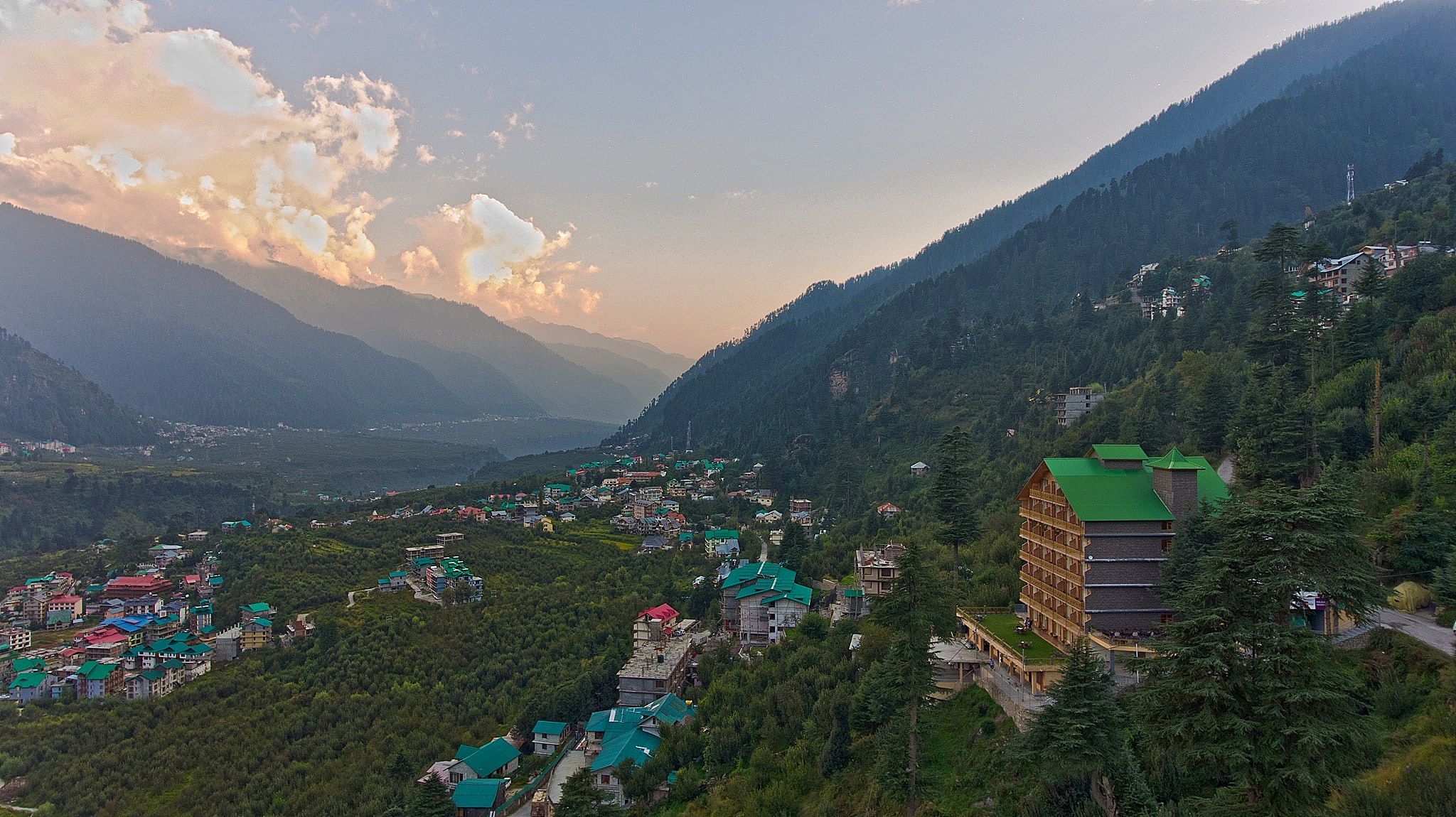 Holiday Heights & Spa Manali