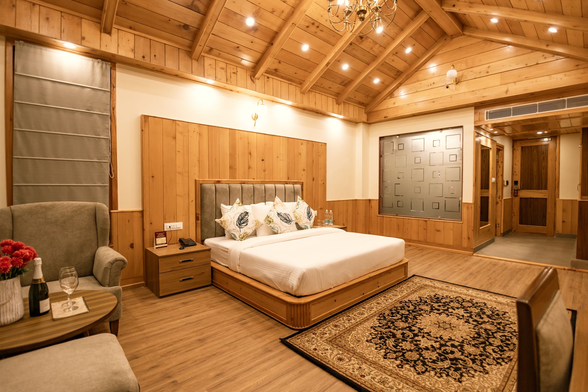 Holiday Heights & Spa Manali Caesar Honeymoon View Room (Centrally Heated & Cooled) 6