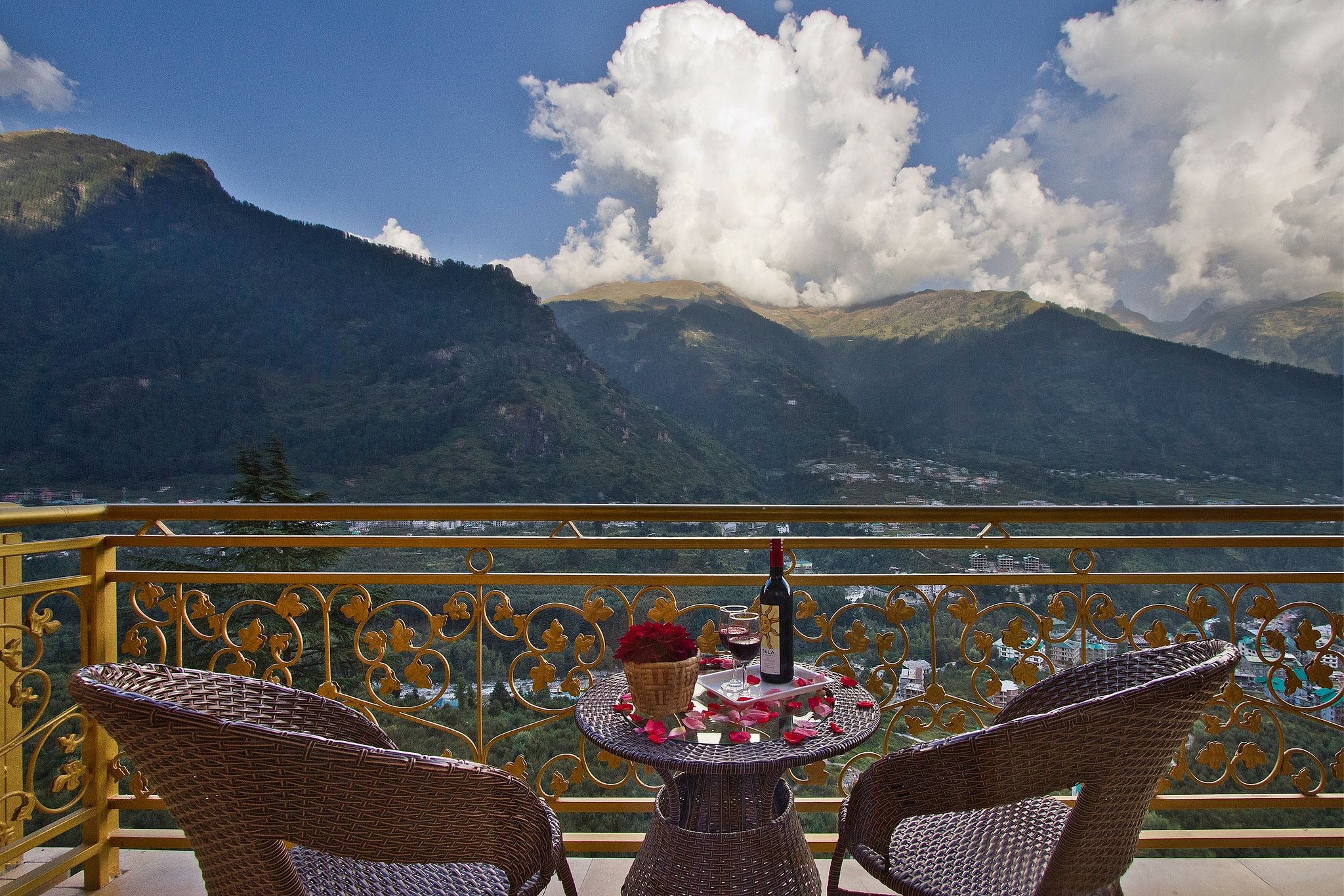 Holiday Heights & Spa Manali