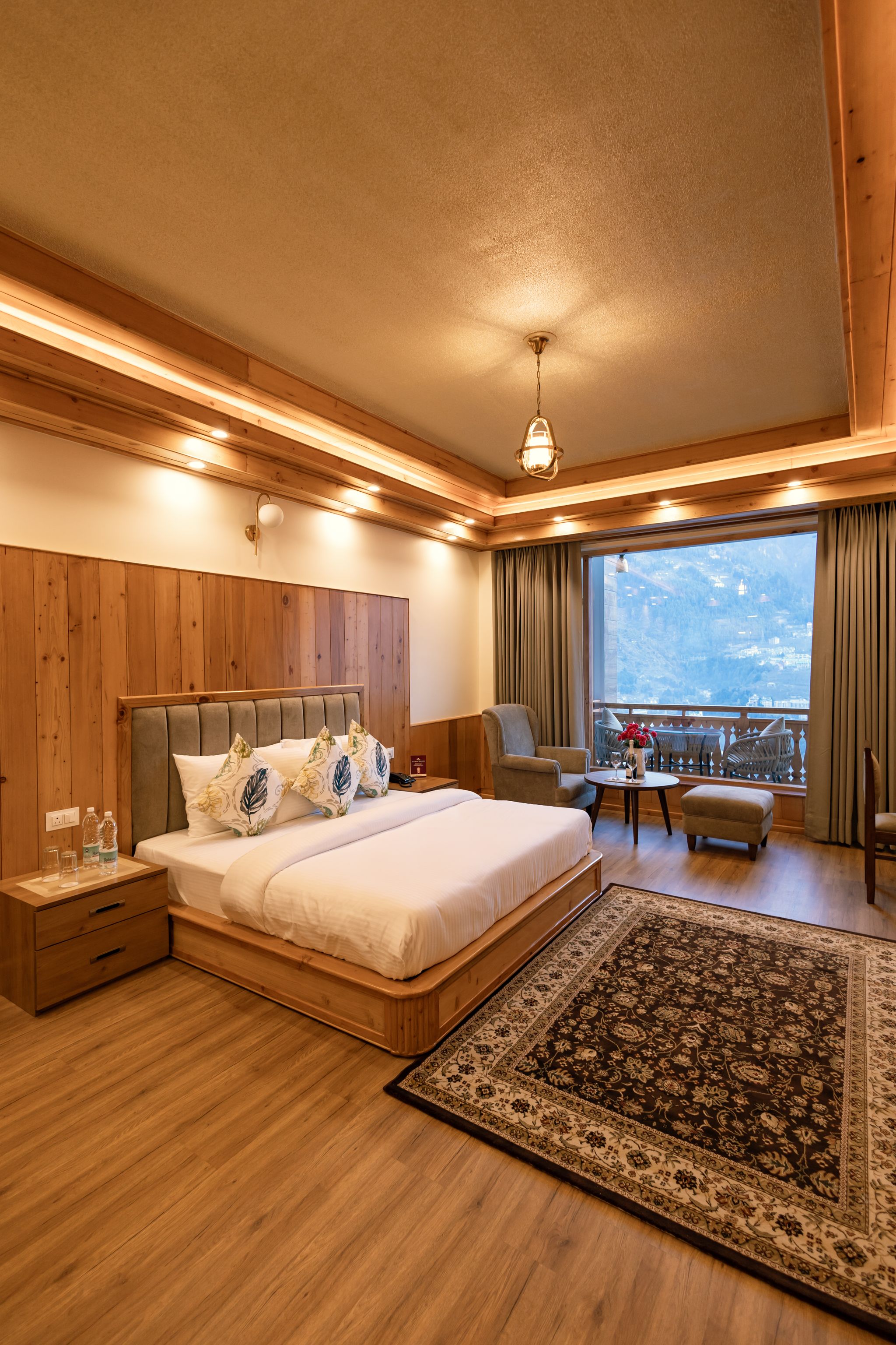 Holiday Heights & Spa Manali