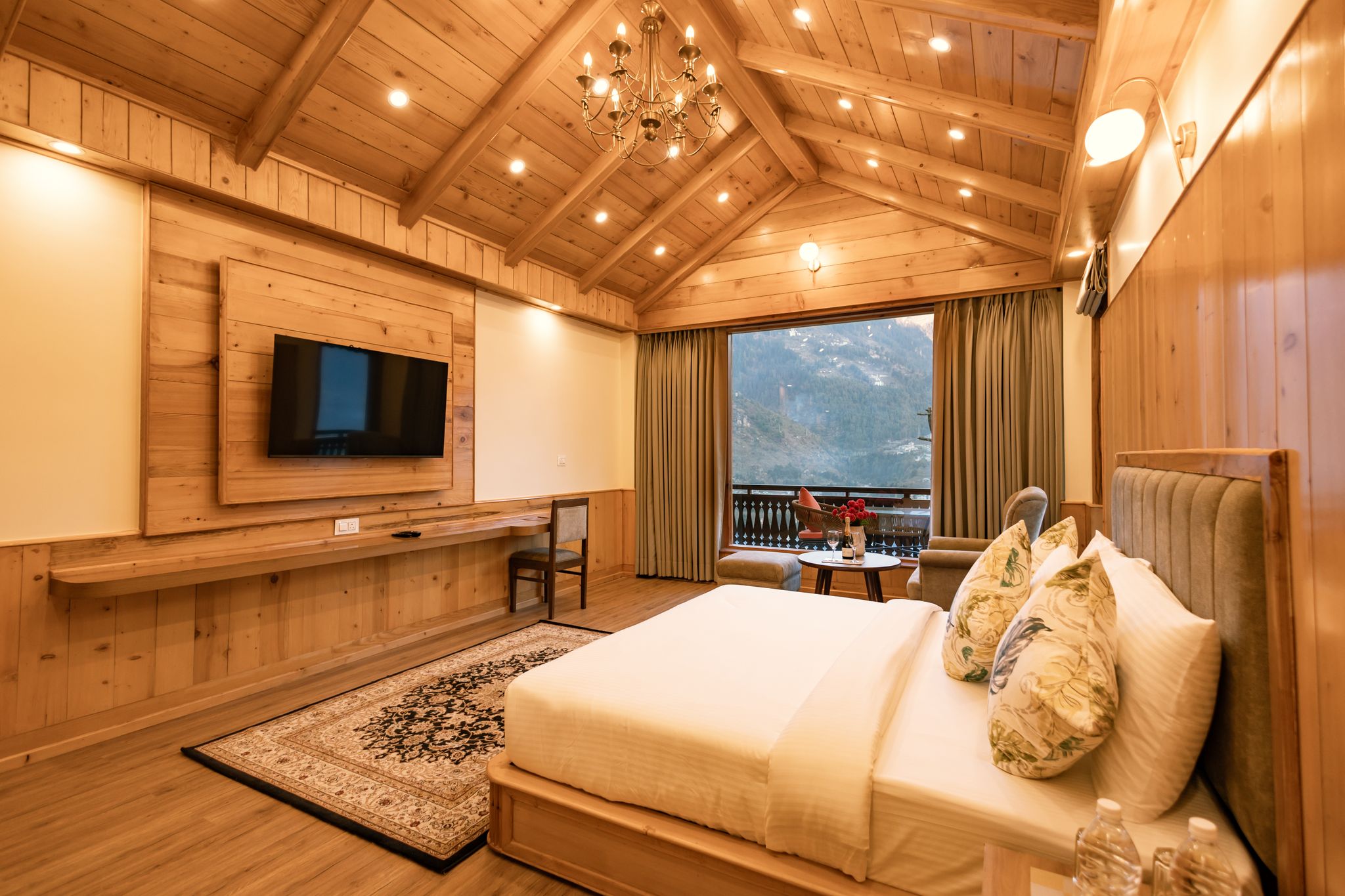 Holiday Heights & Spa Manali Caesar Honeymoon View Room (Centrally Heated & Cooled) 3