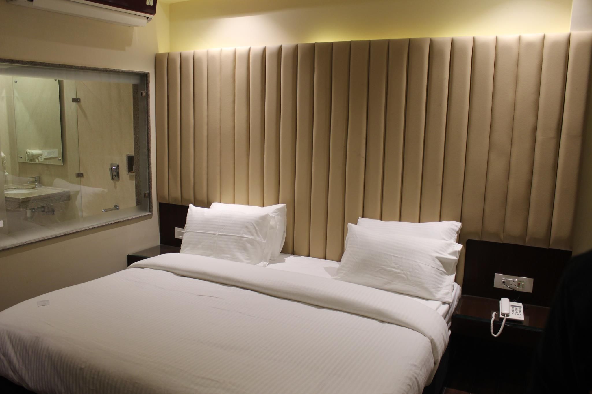 Deluxe Double Room Adhoc