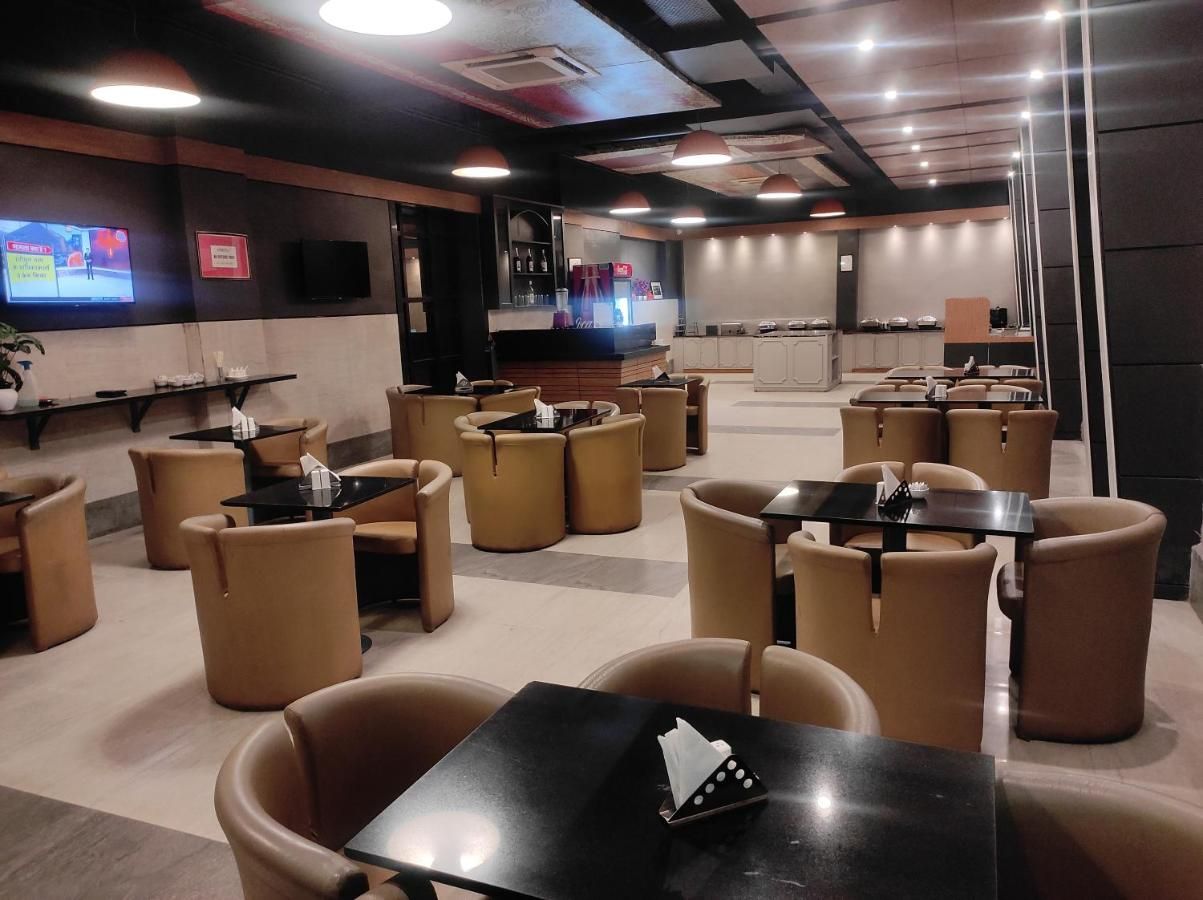 Food & Dining