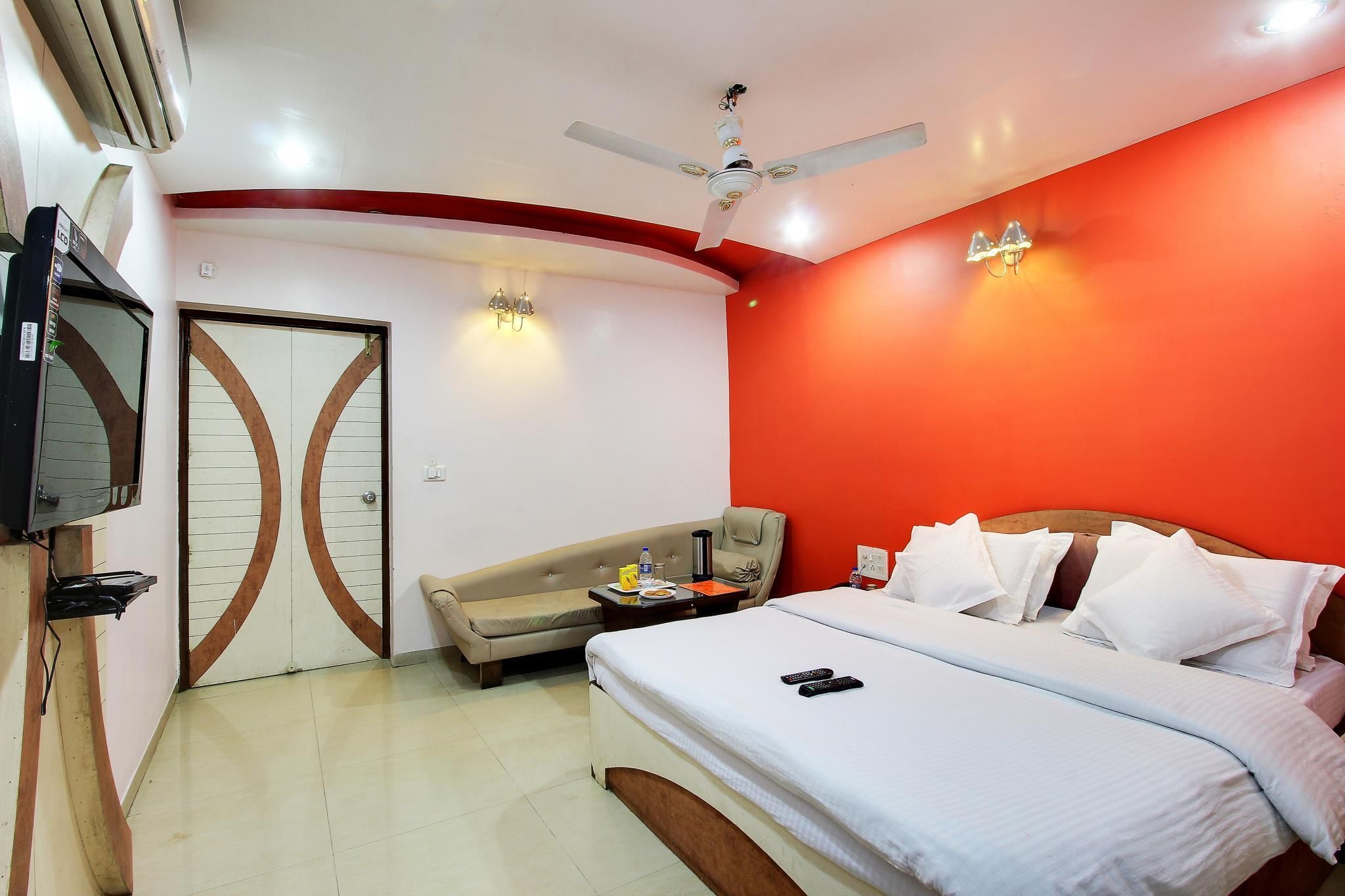 HOTEL ASHOKA (Nakki lake - 450 metre) Deluxe AC Room 3