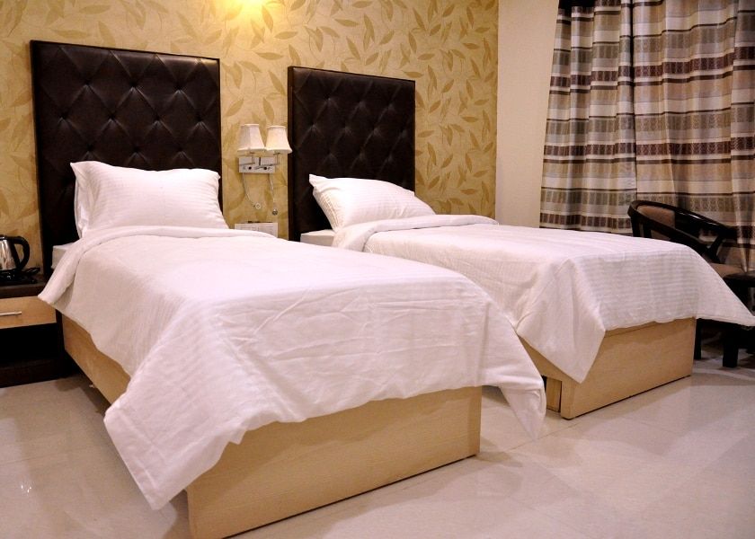 THE BELLEVUE Economy Room 4