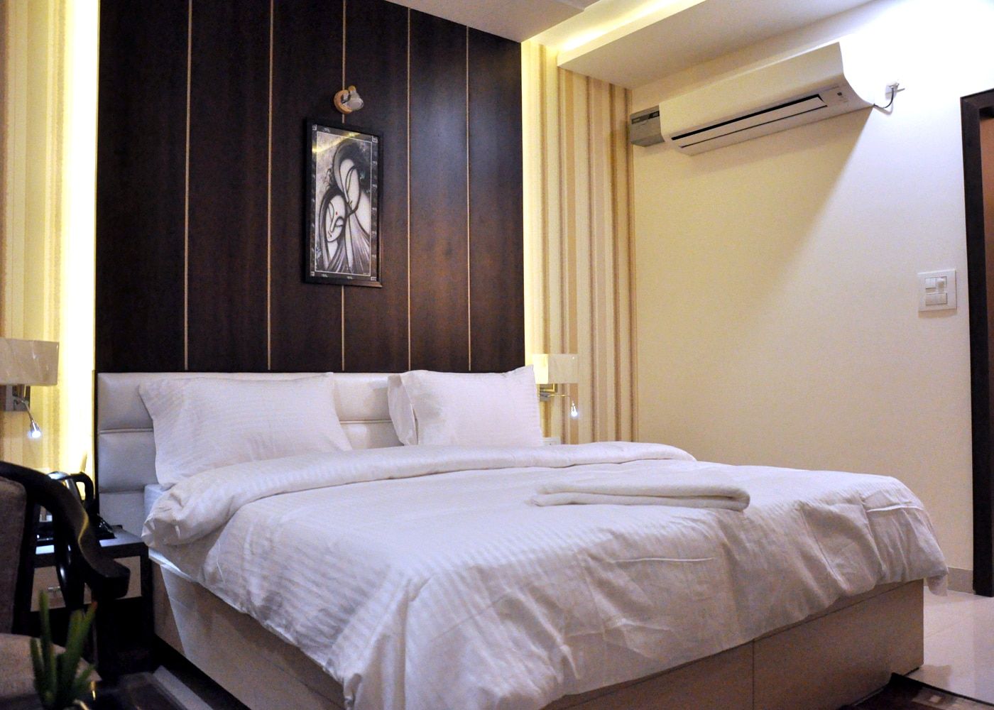 THE BELLEVUE Economy Room 5