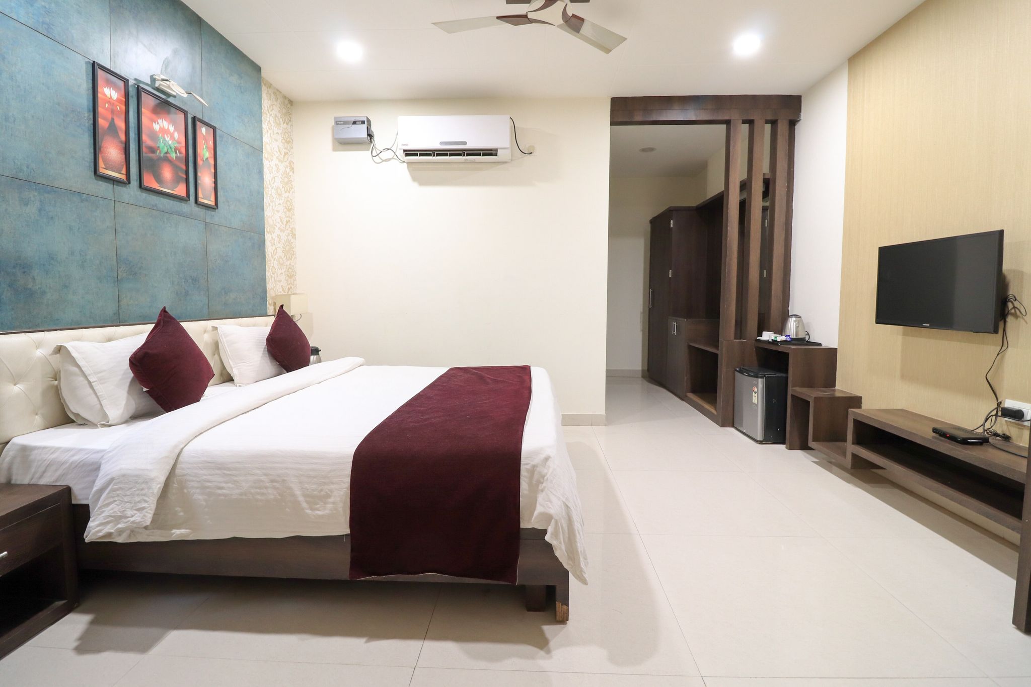 THE BELLEVUE Economy Room 3