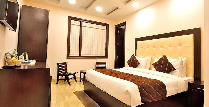 Hotel Kings Inn Deluxe Room 9