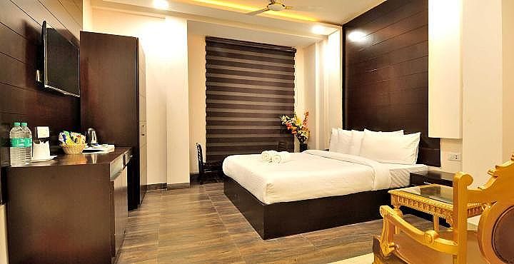 Hotel Kings Inn Premium Room 8