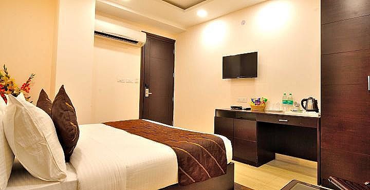 Hotel Kings Inn Deluxe Room 3