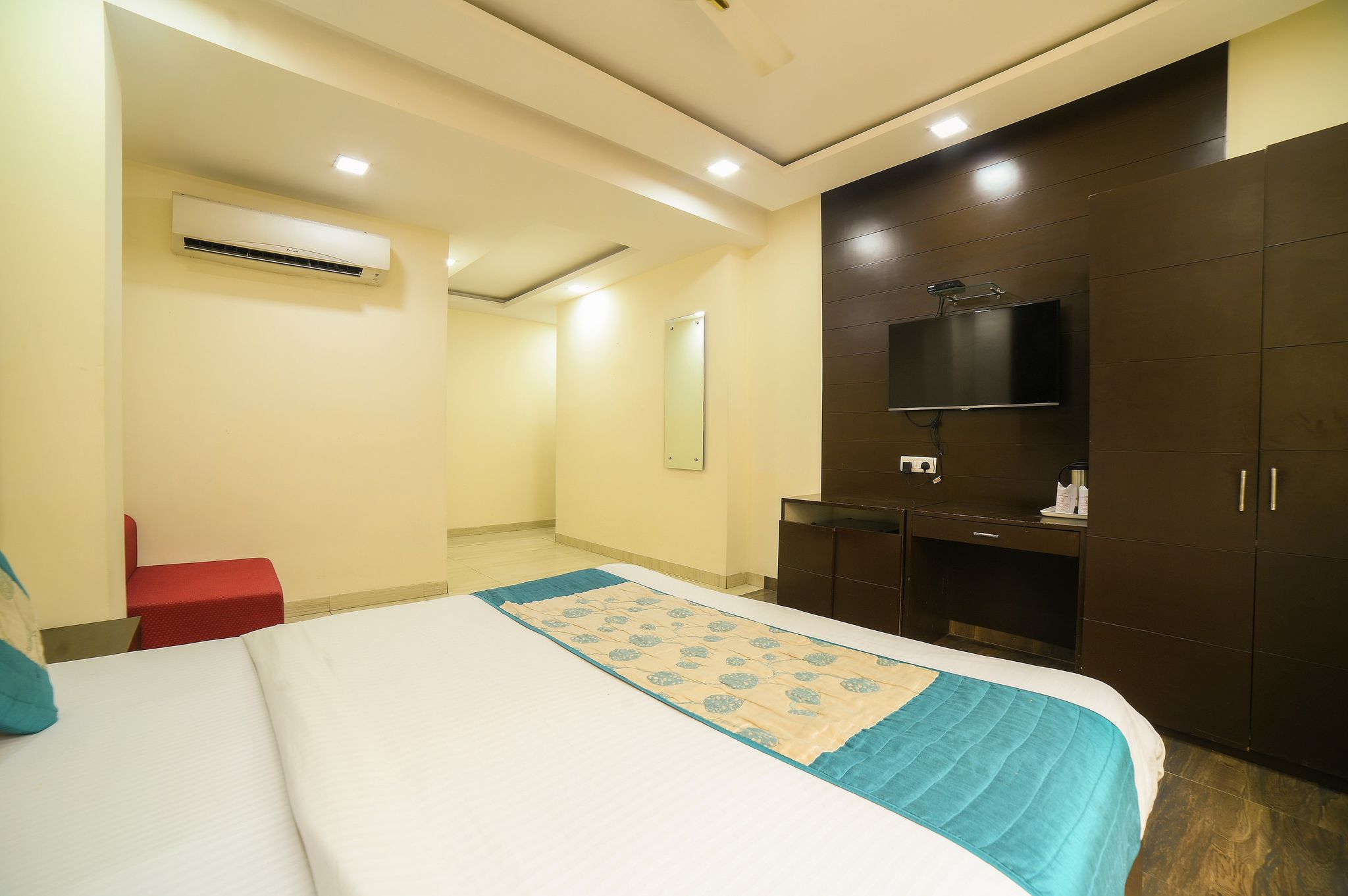 Hotel Kings Inn Premium Room 3