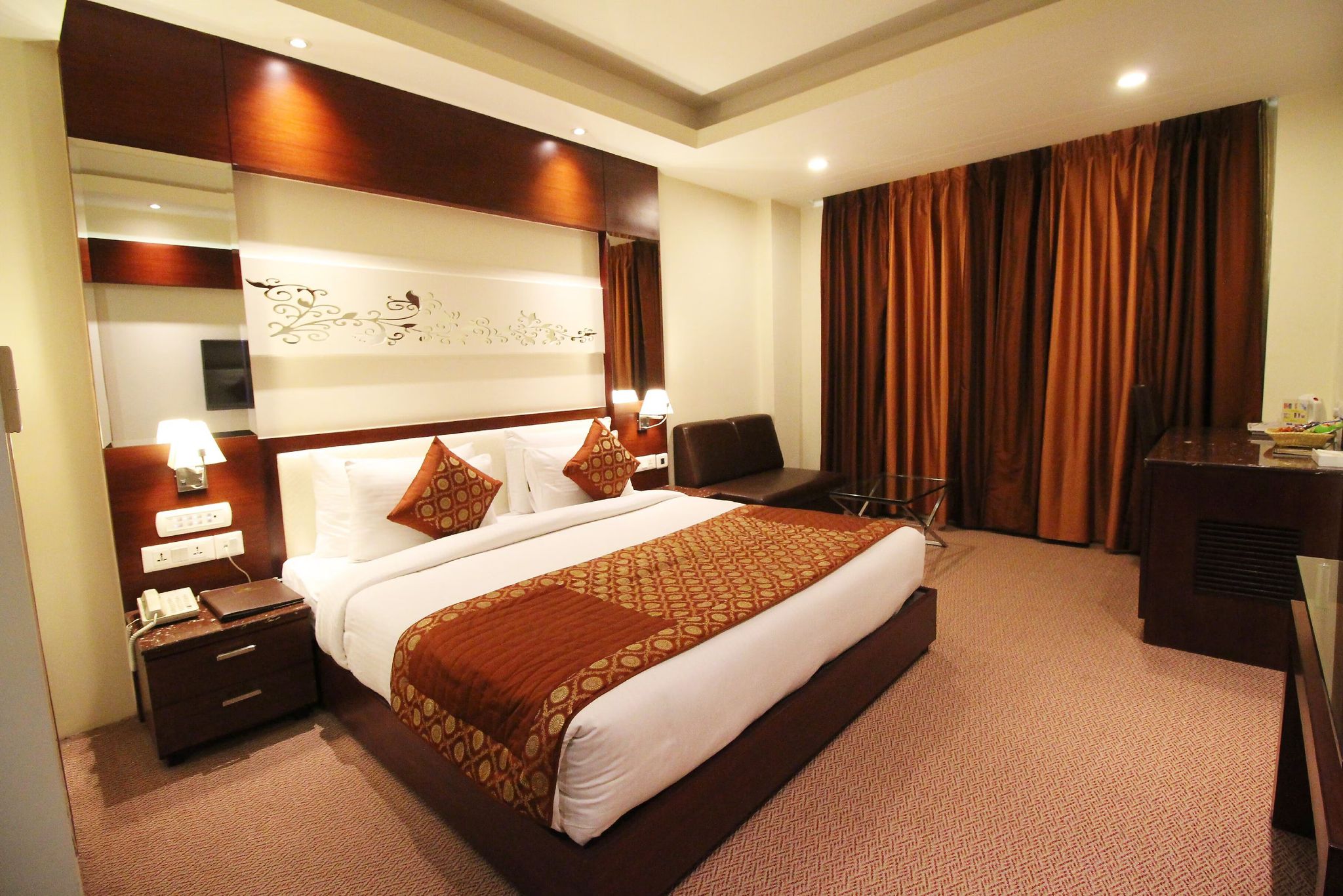 Club Metro View Room