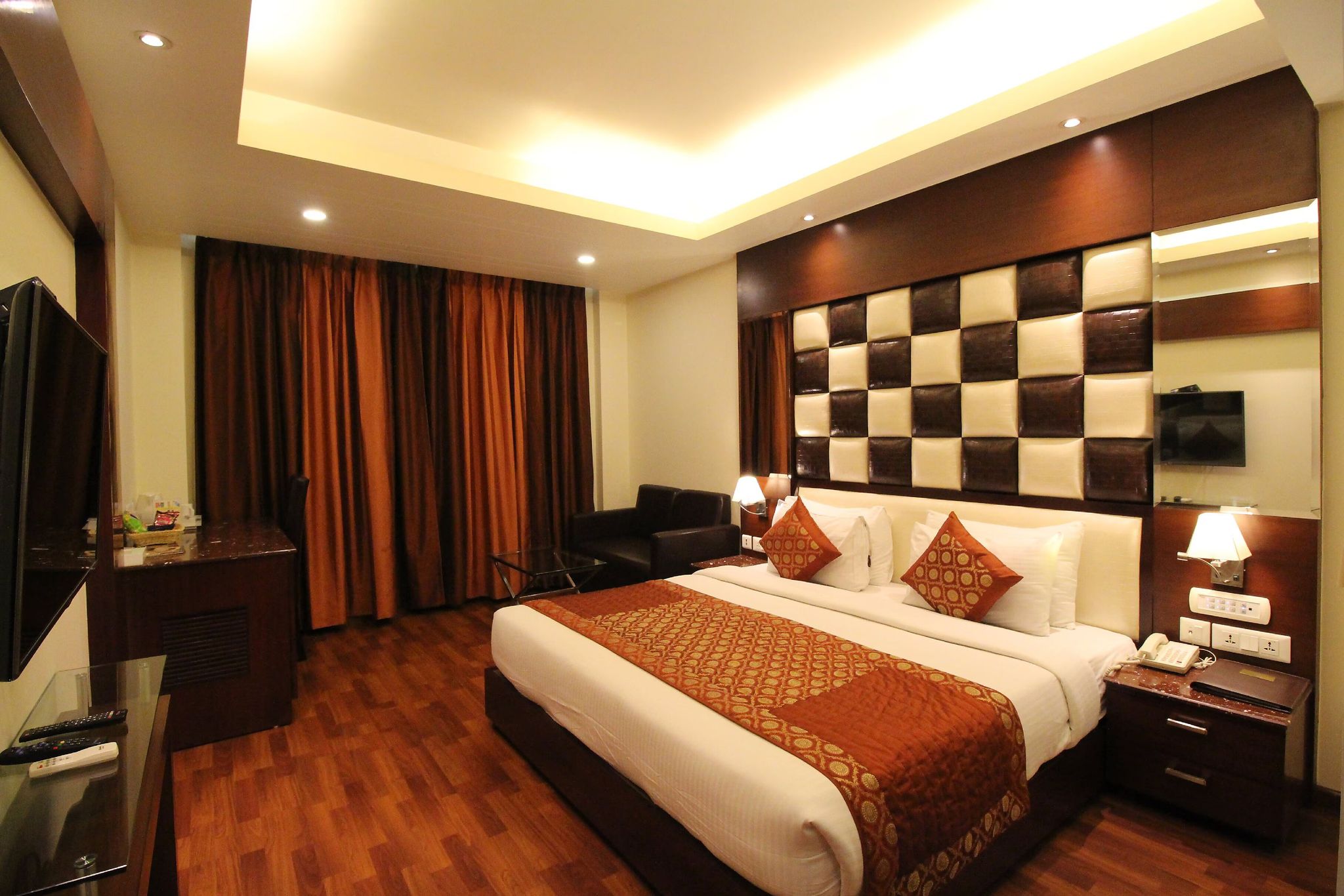 Club Metro View Room