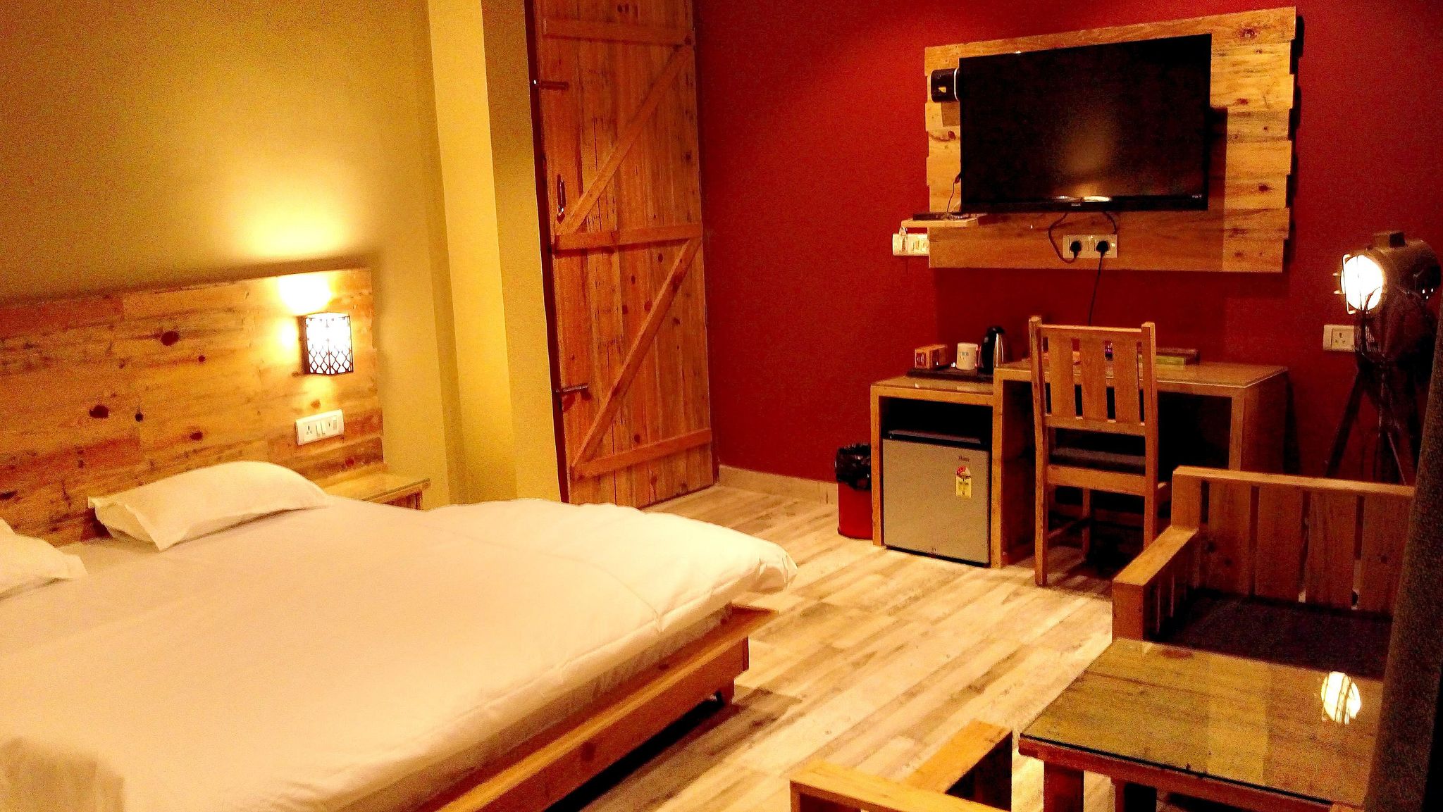 Hill Top Swiss Cottage Spectacular Sky - Couples only 11