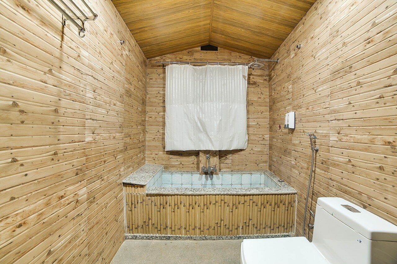 Hill Top Swiss Cottage Spectacular Sky - Couples only 9