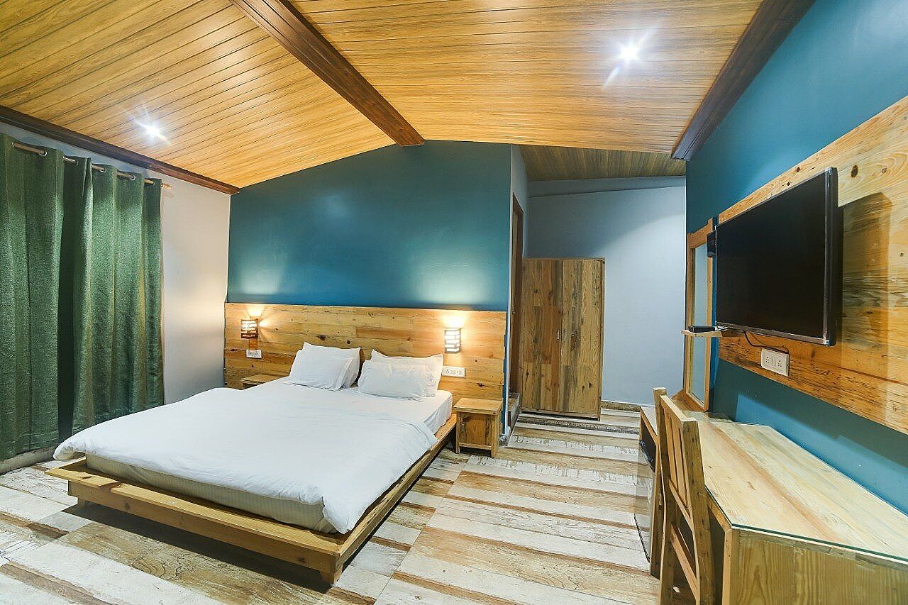 Hill Top Swiss Cottage Spectacular Sky - Couples only