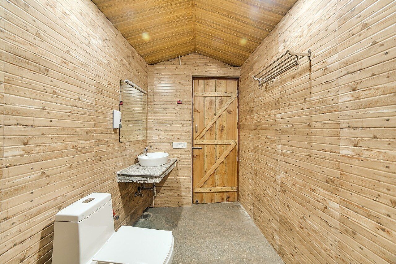 Hill Top Swiss Cottage Spectacular Sky - Couples only 2