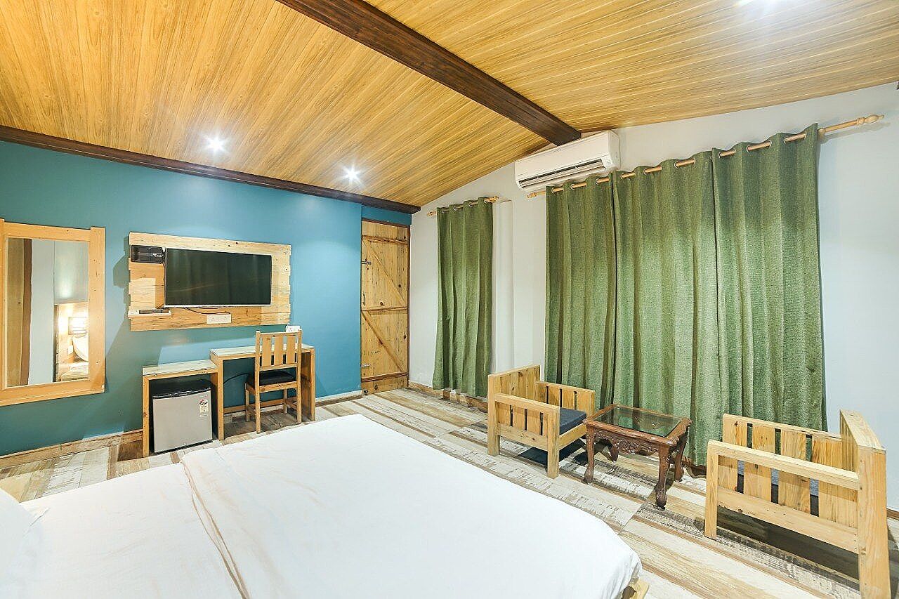 Hill Top Swiss Cottage Spectacular Sky - Couples only 12