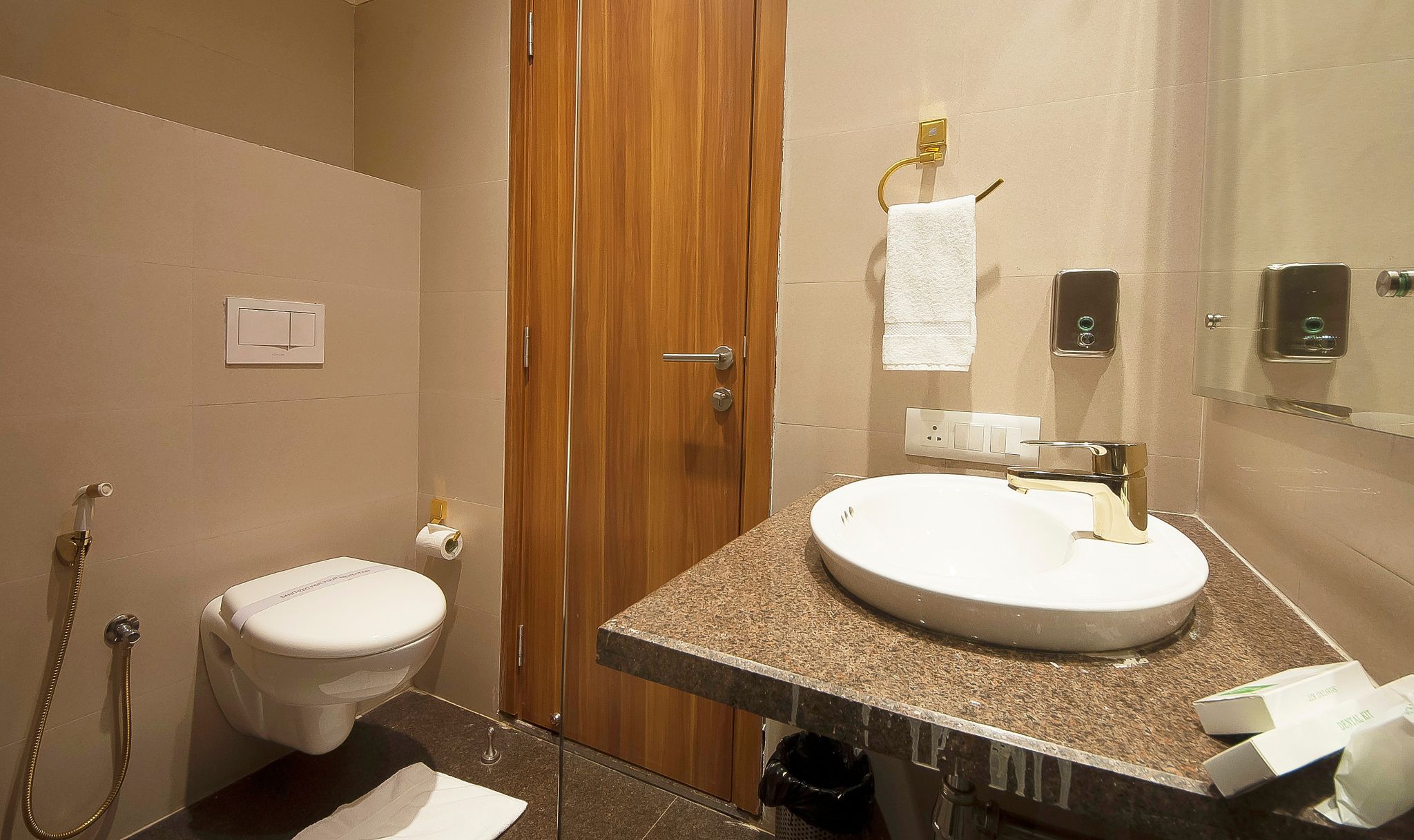 Hotel Le Roi, Haridwar @ Har Ki Pauri Road Non-AC Deluxe room With Complimentary Wi-Fi 3
