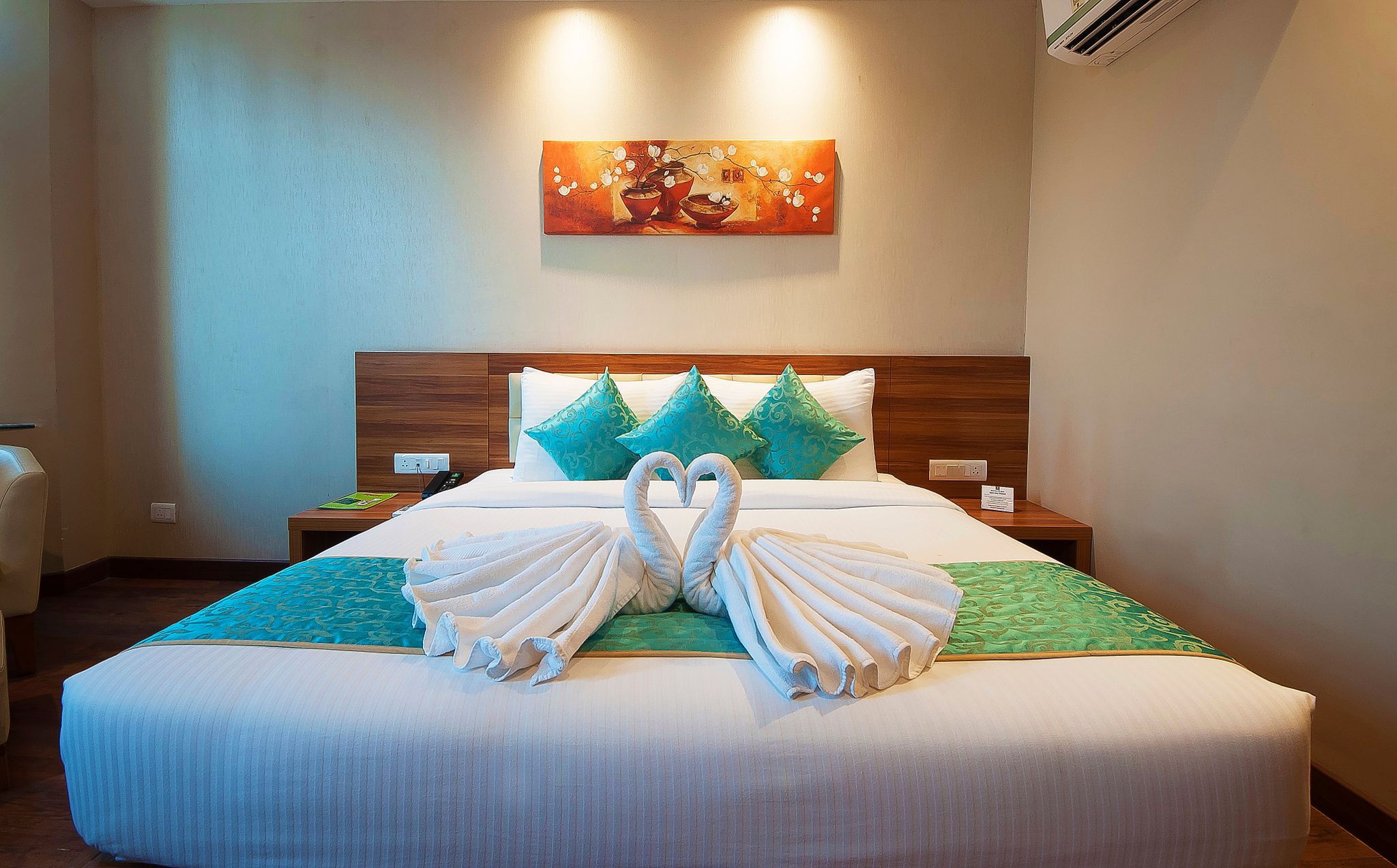 Hotel Le Roi, Haridwar @ Har Ki Pauri Road Deluxe Room With Complimentary Wi-Fi 3