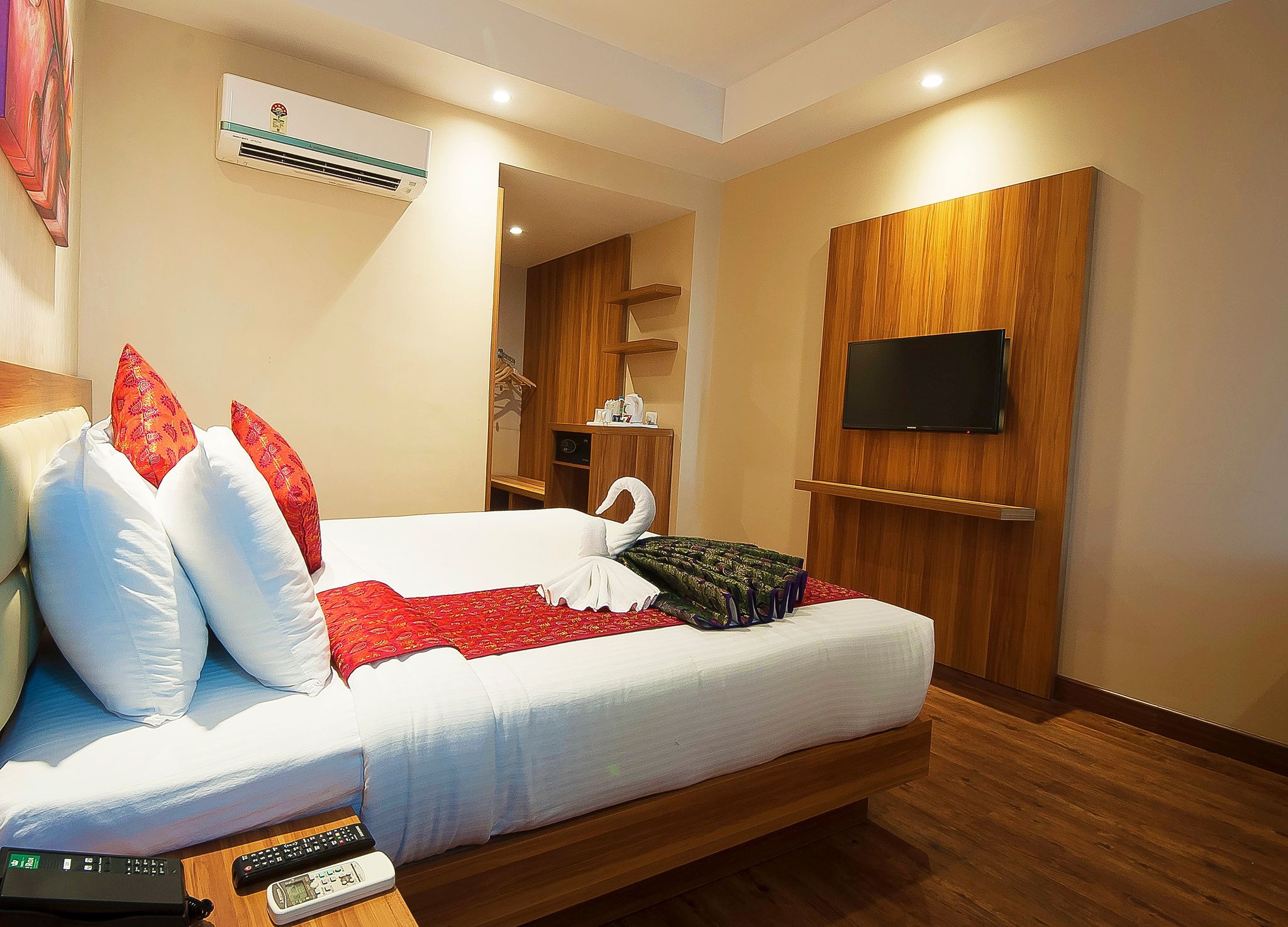 Hotel Le Roi, Haridwar @ Har Ki Pauri Road Deluxe Room With Complimentary Wi-Fi