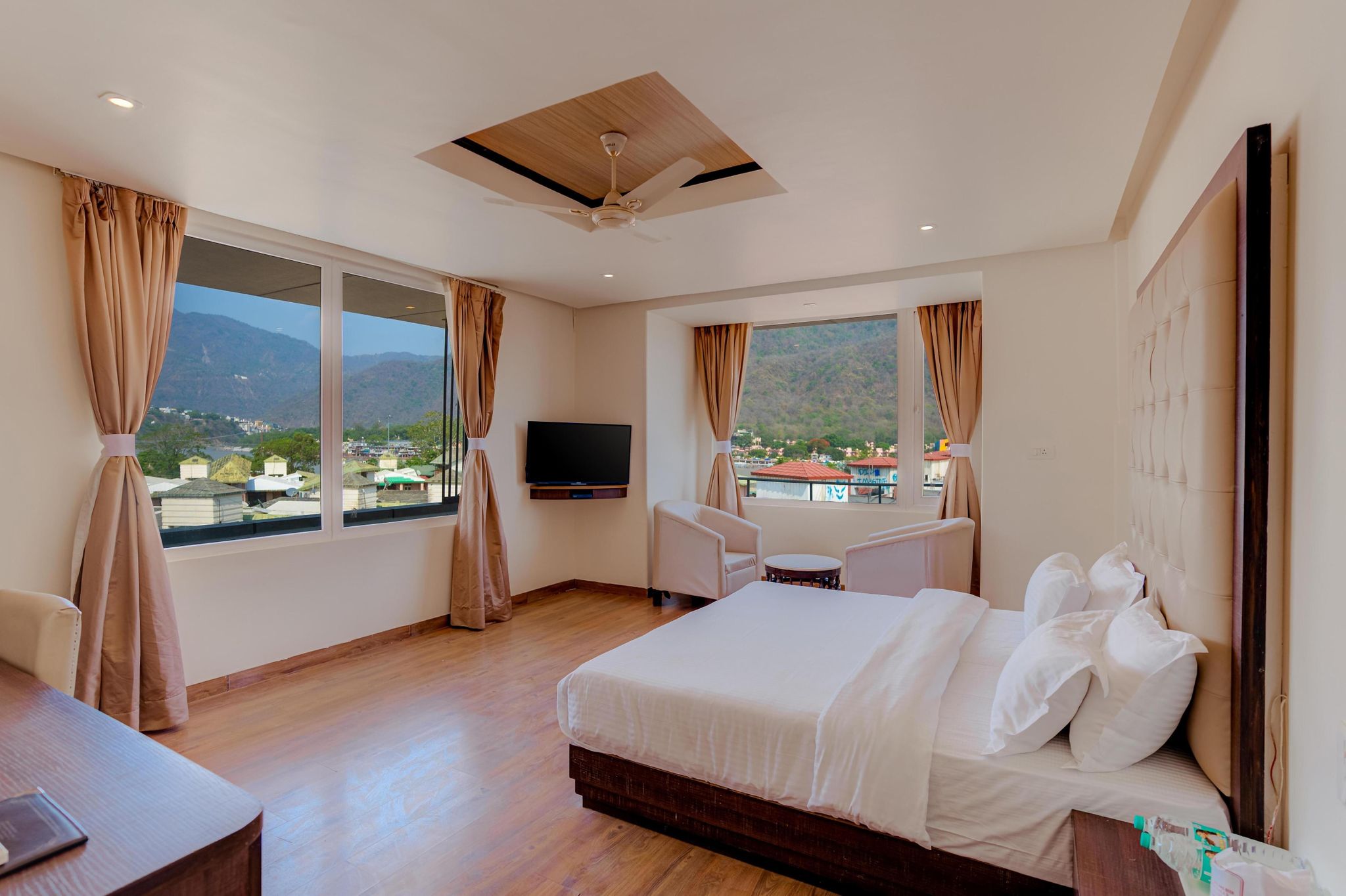 Standard Twin Bed Room