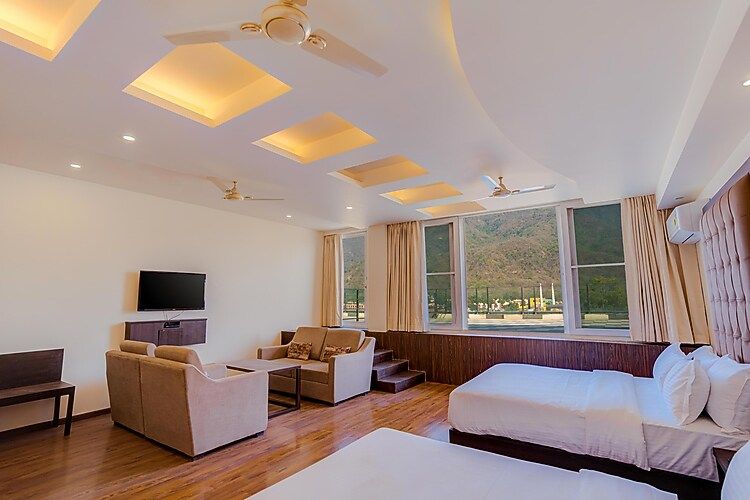 Couple Suite with Ganges View