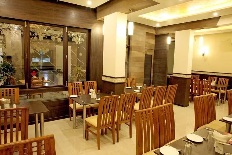 Food & Dining