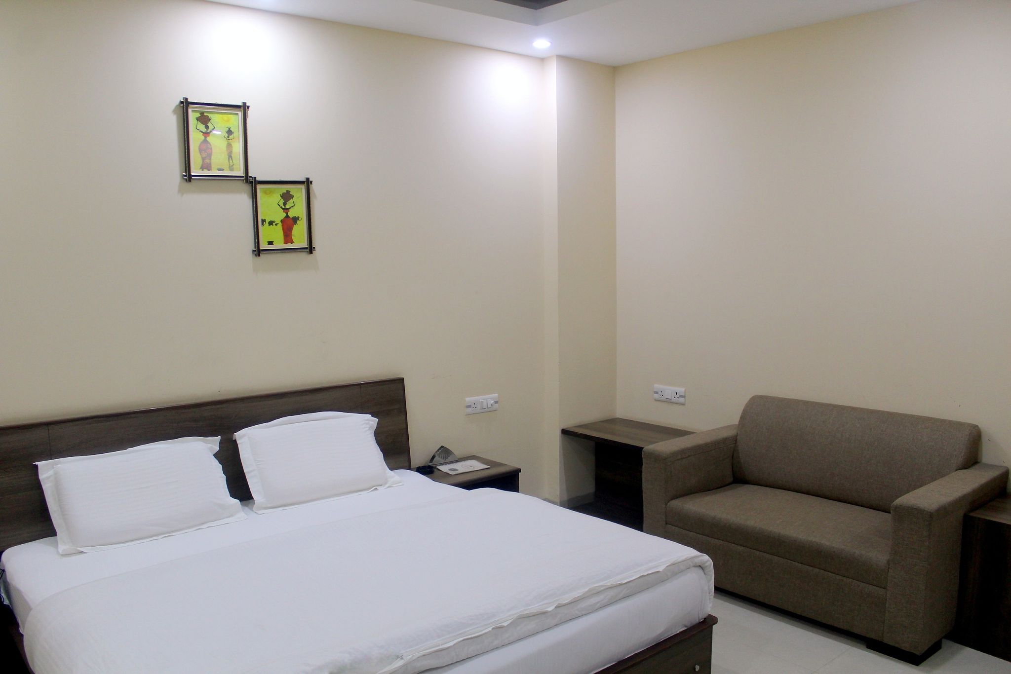 BiLBerry Hotel Deluxe Room 2