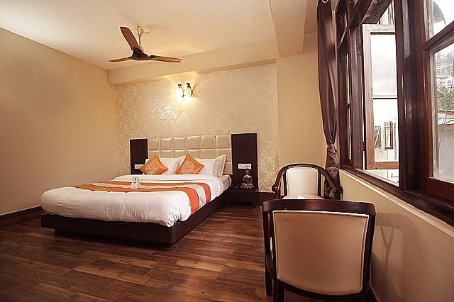 undefined Hotel Dew Pond 10