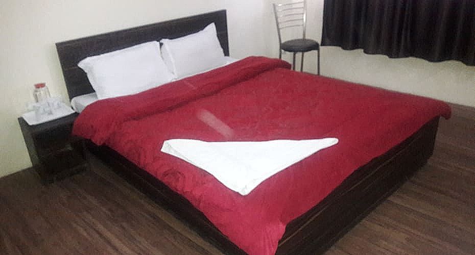 Super Deluxe Double Bedroom