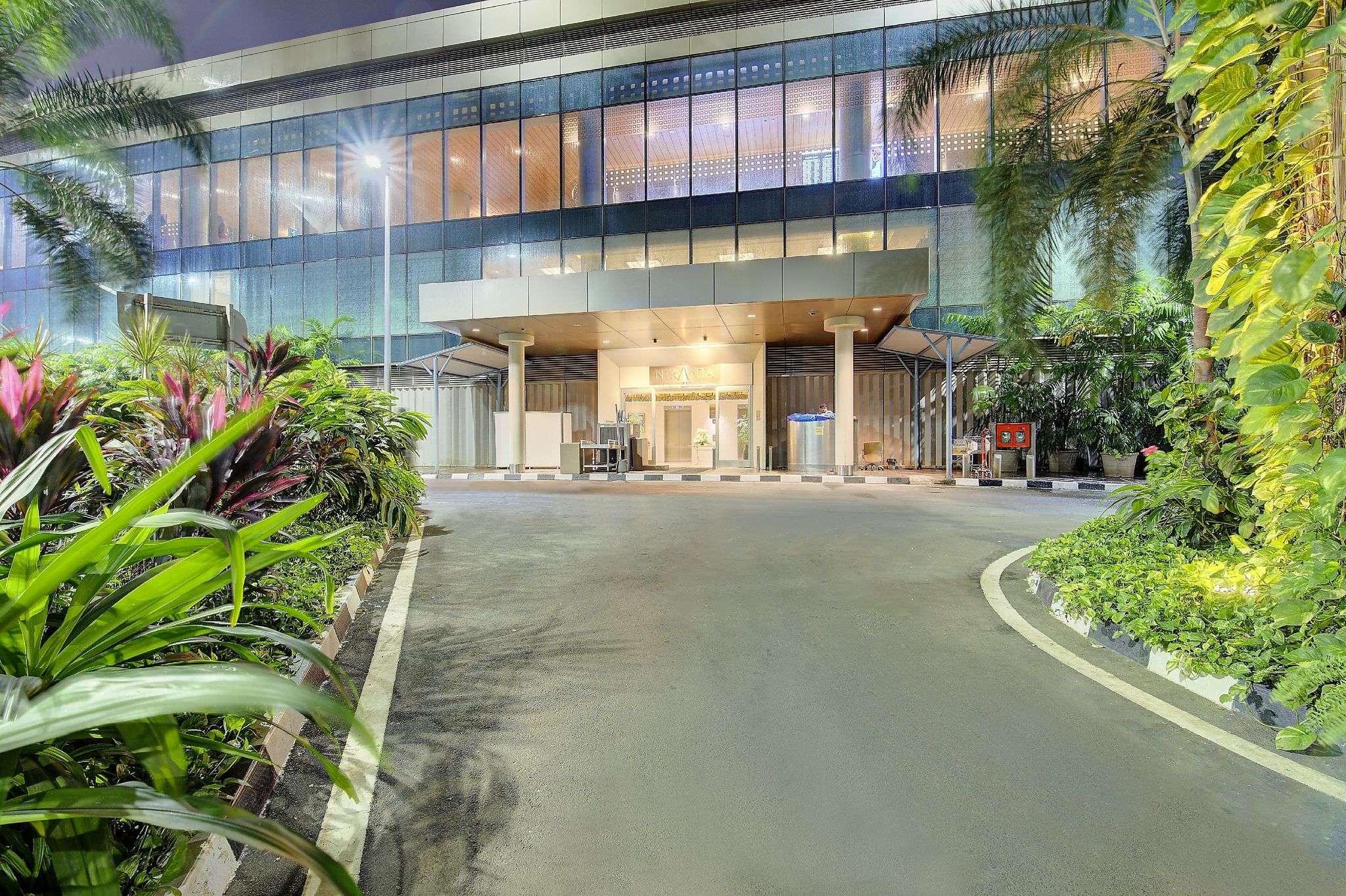 undefined Niranta Transit Hotel Terminal 2 Arrivals/Landside