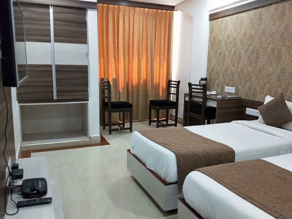 Deluxe Double Bed AC Room