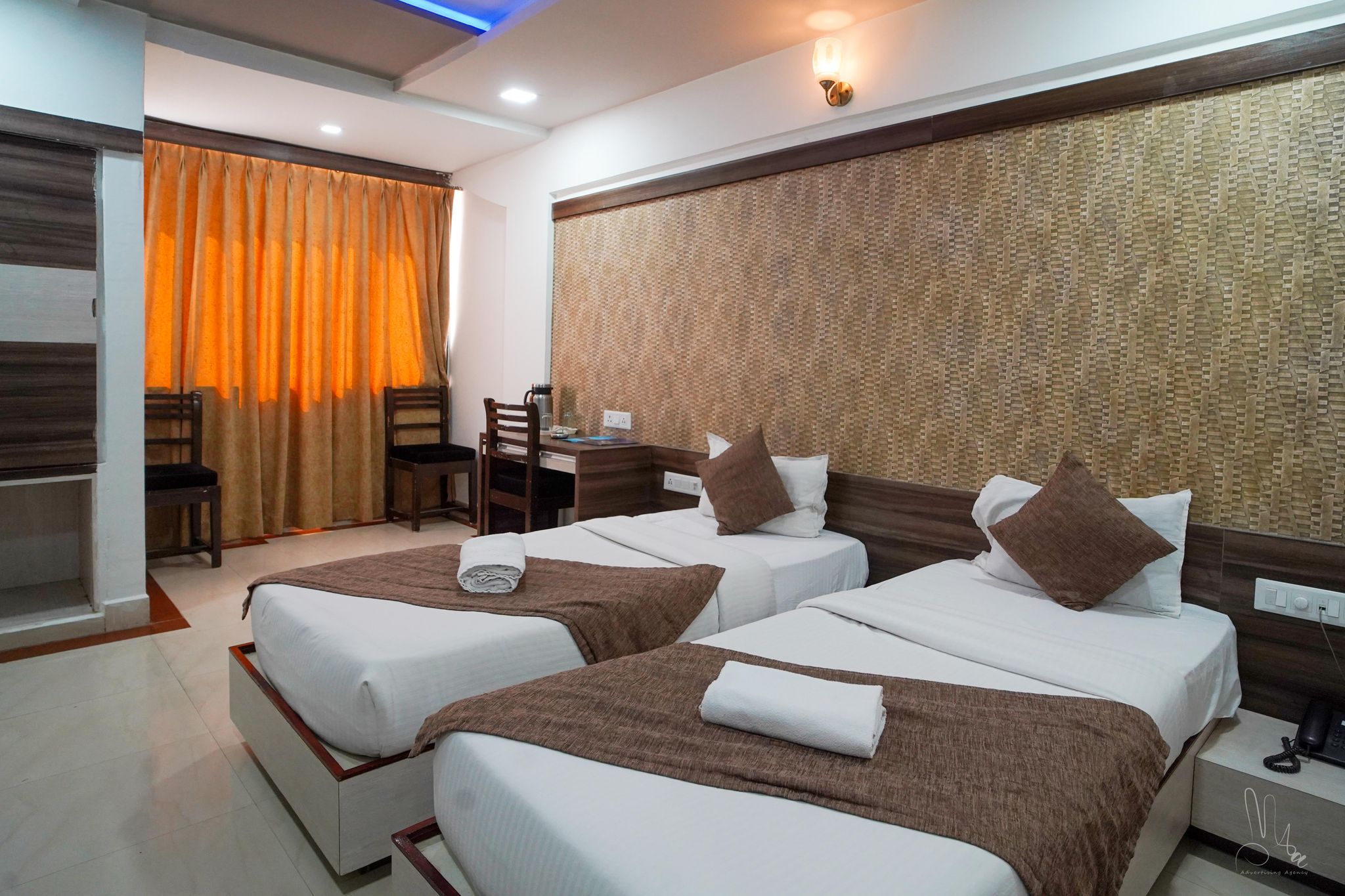 Hotel Samrat Deluxe Twin Bed AC Room 2