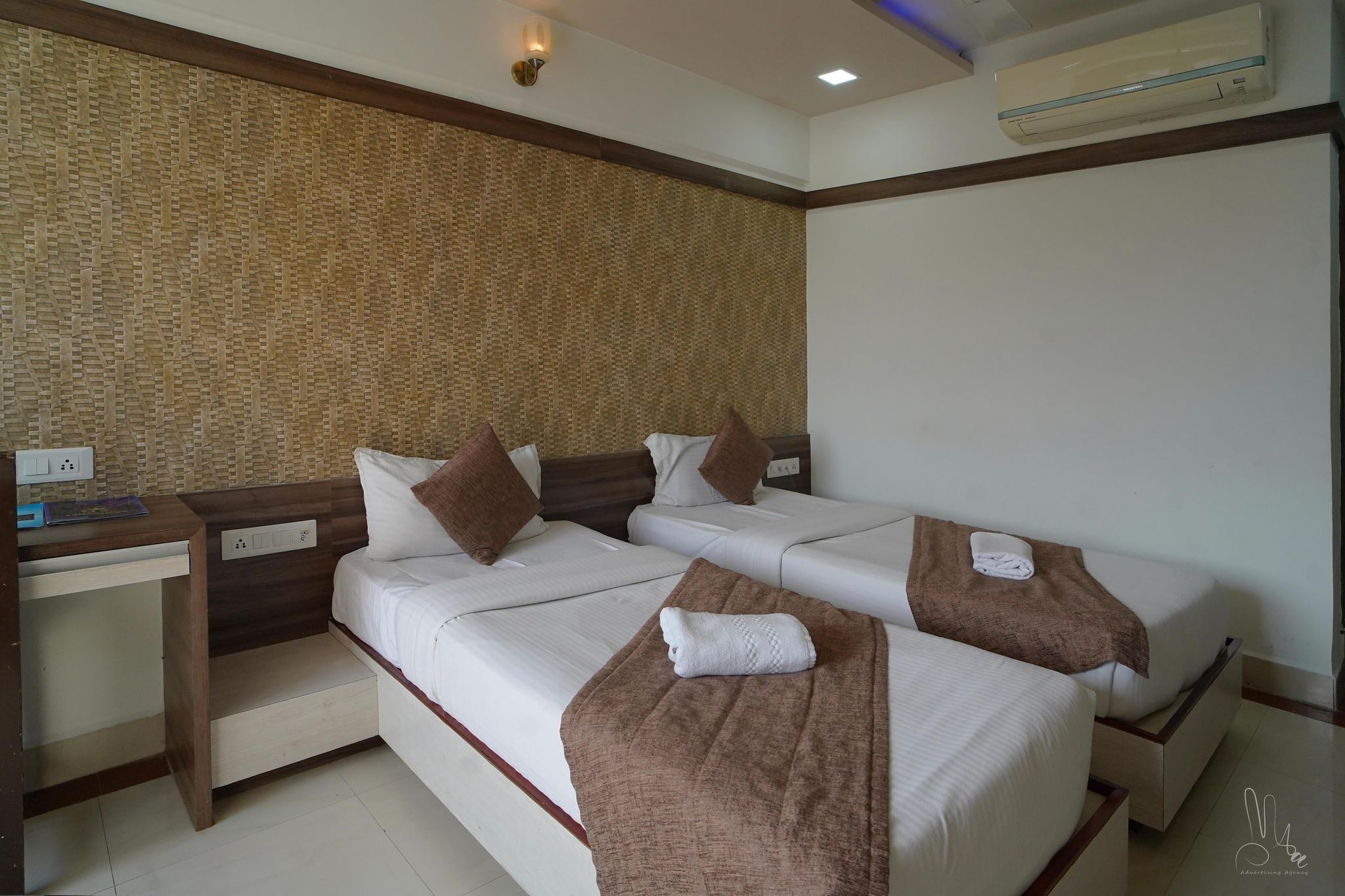 Hotel Samrat Deluxe Twin Bed AC Room