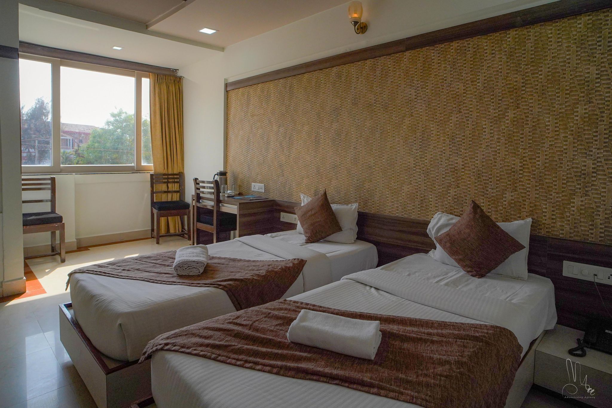 Hotel Samrat Deluxe Twin Bed AC Room 6