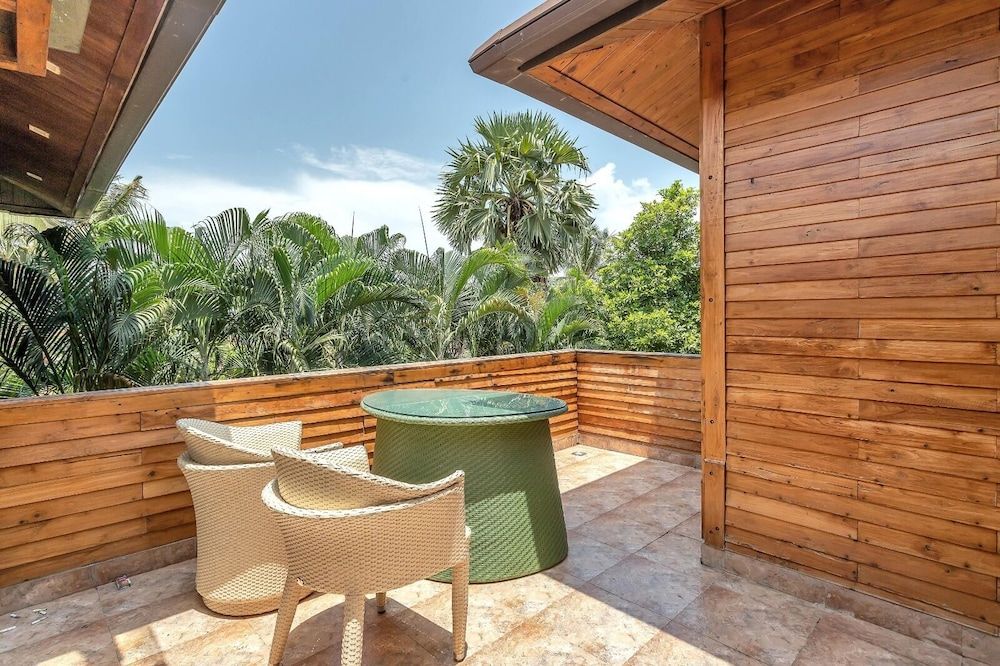 The Baga Beach Resort Ocean Suite 5