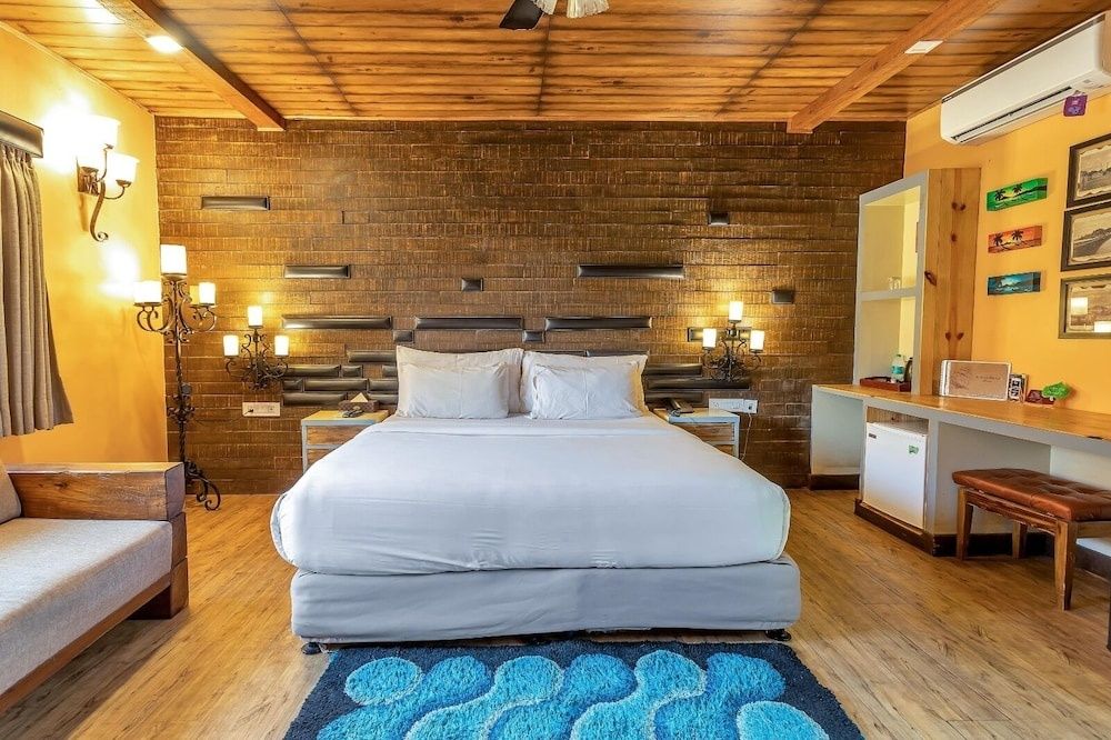 The Baga Beach Resort Ocean Suite 4