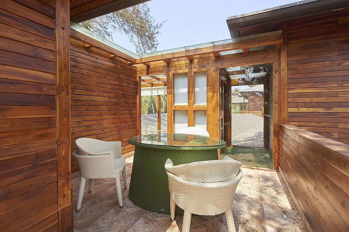 The Baga Beach Resort Ocean Suite 10