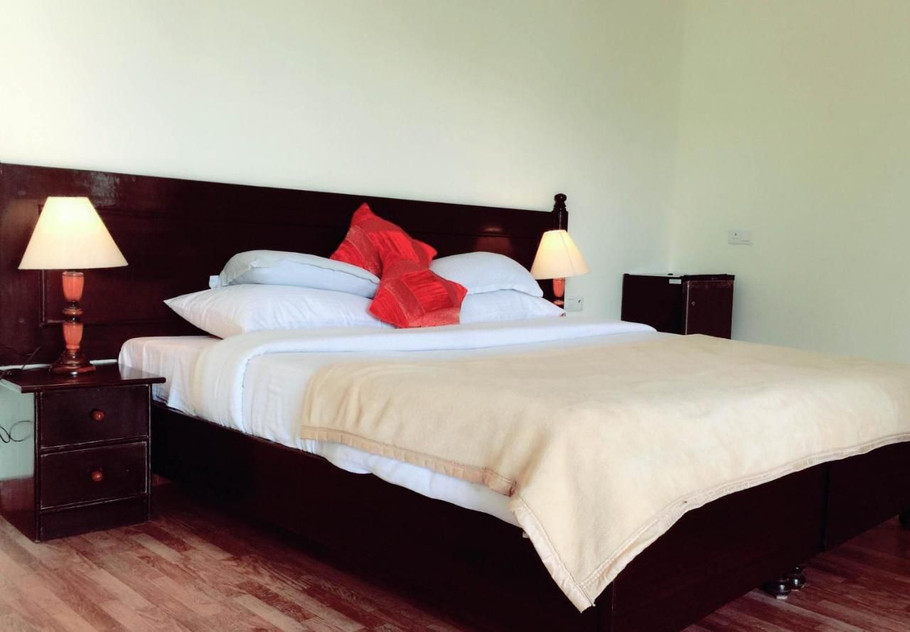 Jungle Retreat Deluxe Room 4