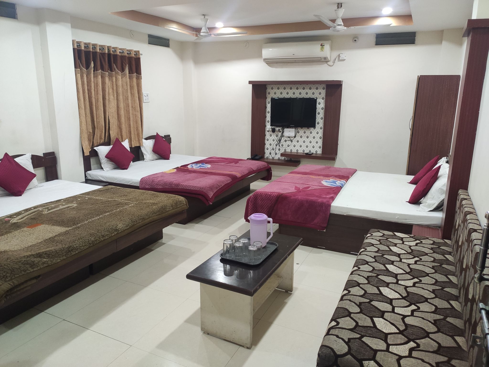Luxury Six Bedded Non AC Room (AC 500 Extra) No Car parking