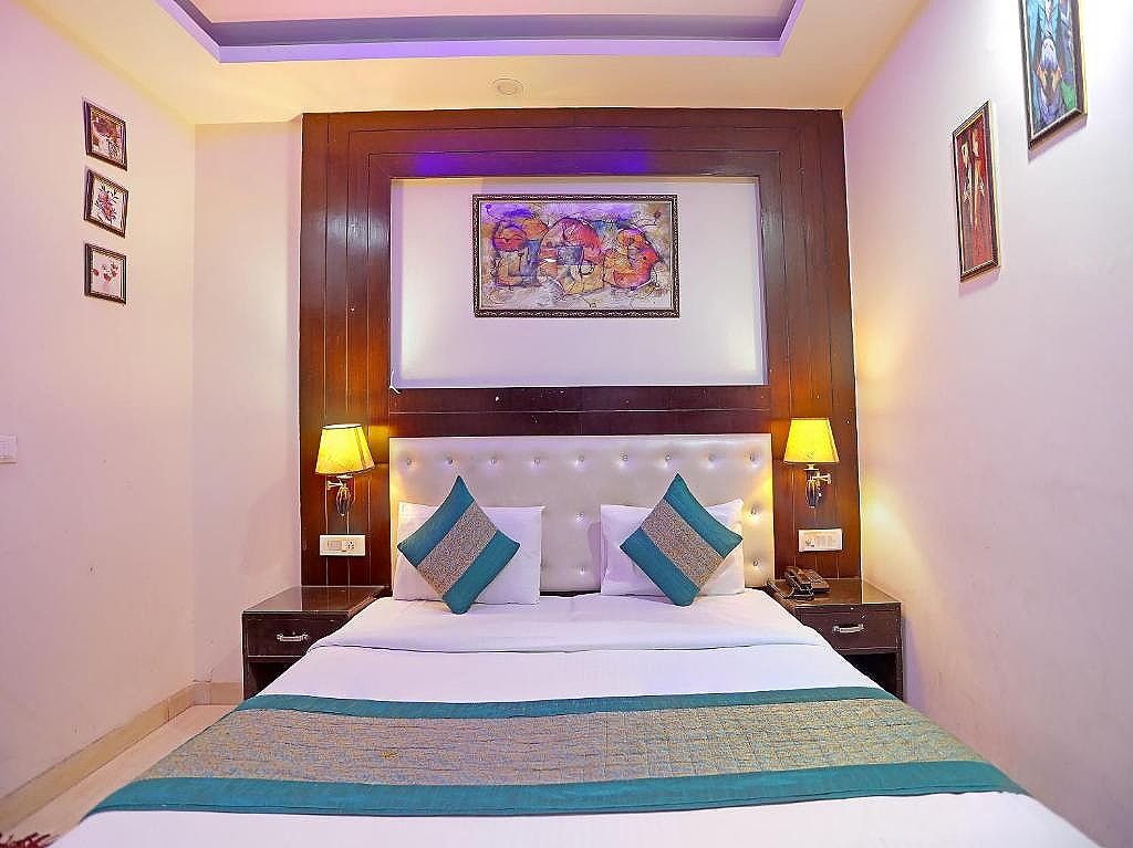 Hotel Tashkent Palace  New Delhi Railway Station Deluxe Room with Free Wifi 2