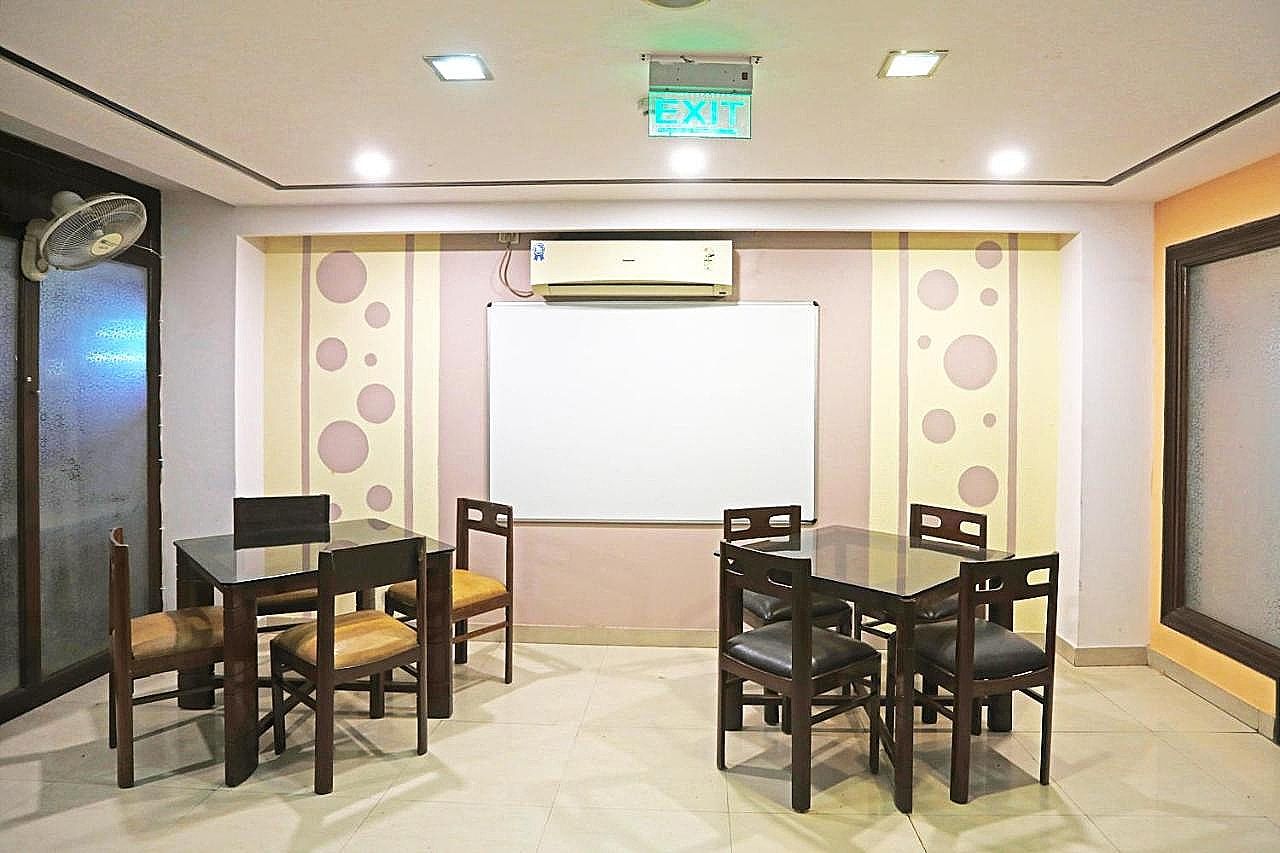 undefined Hotel Tashkent Palace  New Delhi Railway Station 5