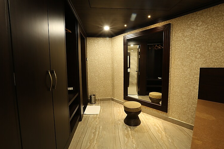 Hotel Atithi Presidential Suite 5