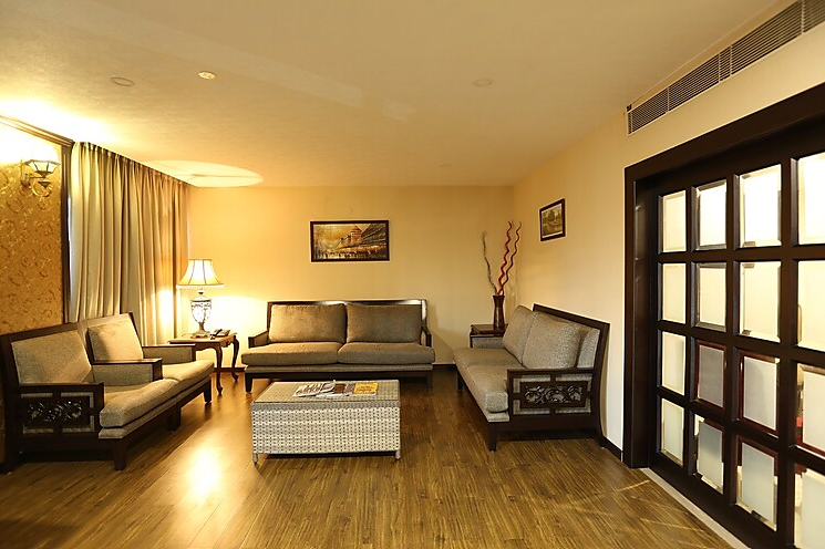 Hotel Atithi Presidential Suite 6