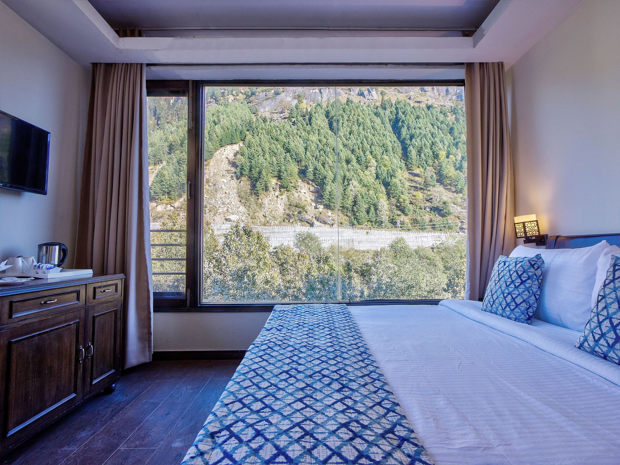 The Katoch Grand (River Side Resort) Premium Room ( Mountain view) 2